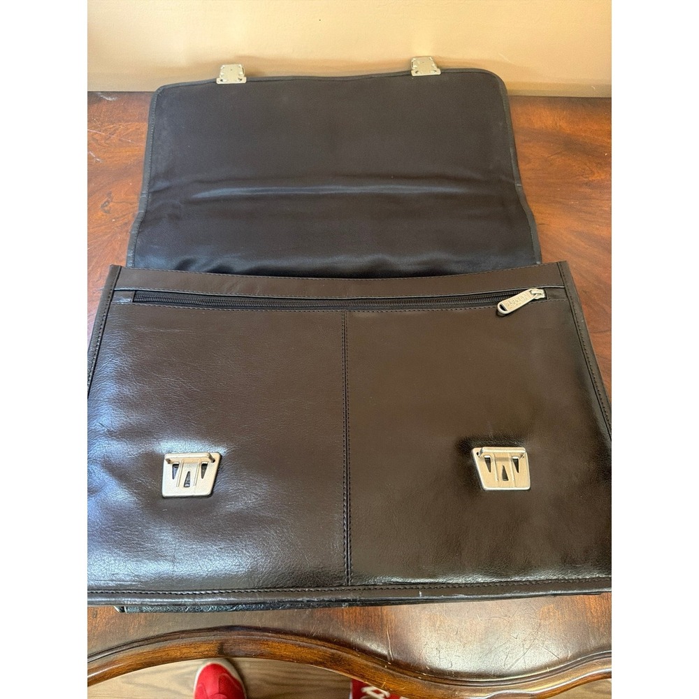 Brief case - Picture 7 of 10